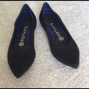 Rothy’s in black solid point